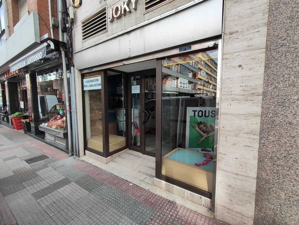 Local en Piedras Blancas