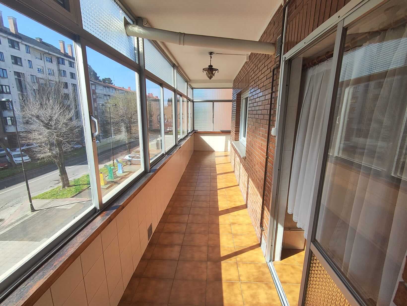 Piso luminoso y soleado en Raíces